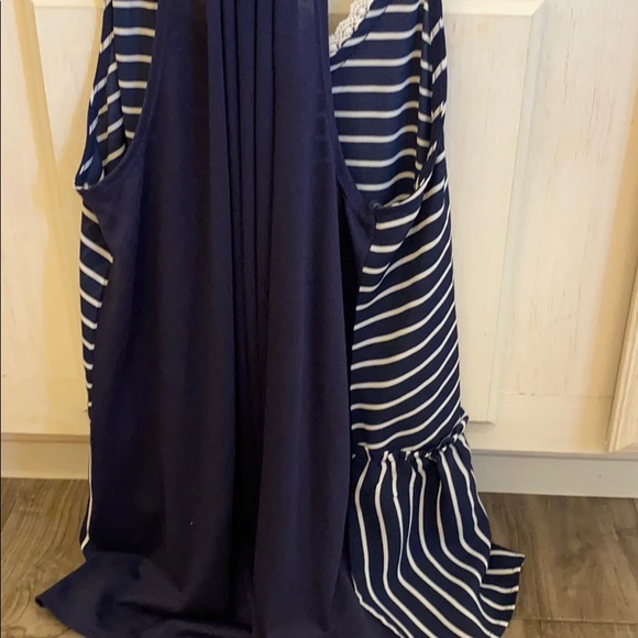 Ladies stripped top - Picture 2 of 3